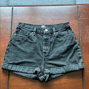 BDG mom high rise jean shorts size 29